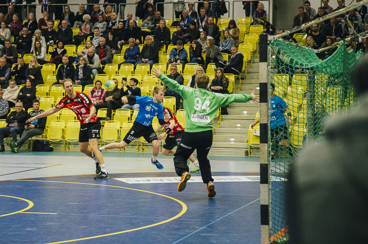 Der TuS stirbt den Chancentod im OWL-Derby!