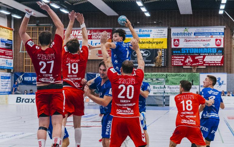 Derbysieg! TuS bleibt Tabellenführer