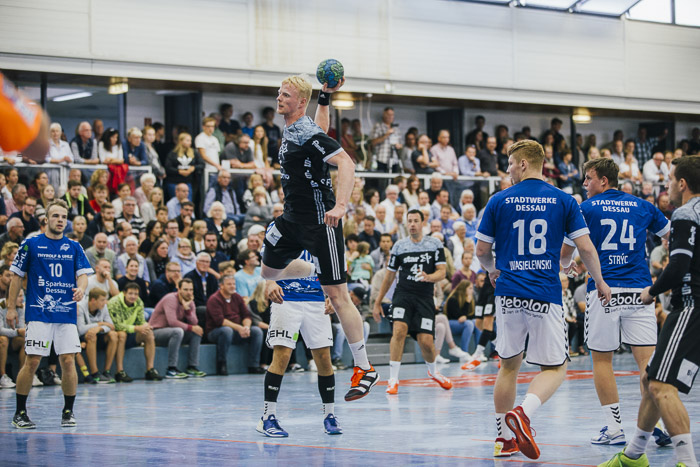 Der THW verleiht der Spenger Sporthalle »Handballglanz«!